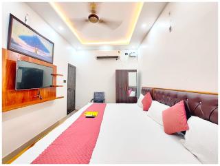 Hotel "Mateshwari Palace" Near Ramjanam Bhoomi - Temple - Fully Air Conditioned Hotel With Free Parking Free Wifi & Excellent Room Service - Best Hotel In Ayodhya - Ayodhya - 3