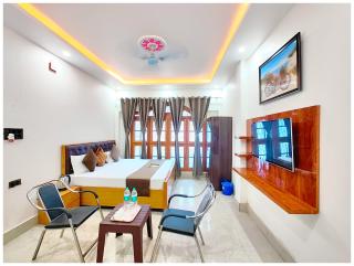 Hotel "Mateshwari Palace" Near Ramjanam Bhoomi - Temple - Fully Air Conditioned Hotel With Free Parking Free Wifi & Excellent Room Service - Best Hotel In Ayodhya - Ayodhya - 0