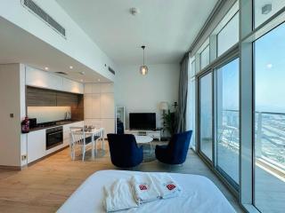 Sophisticated Fully Furnished and Family-Friendly - 4