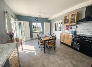 Hilltop Haven Kilmore by Trident Holiday Homes - 8