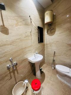 Radhe Krishna Homestay - 4