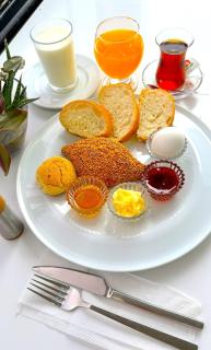 a mem of Royal Group Kaya Royal Hotel - 24 Hours All Coffees and Tea are Free - All Day You Can Enjoy Coffees or Tea With Sea View Terrace - Istanbul - 1