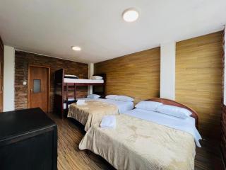 Acogedor Loft Rústico con Vista al Volcán - Baños - 2