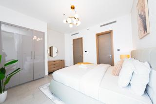 Modern Living with Skyline Views in Hartland - 8