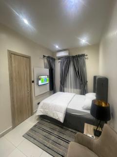 Cozy 2BDR Apt In Lekki With Free WiFi & Swimming Pool - 5