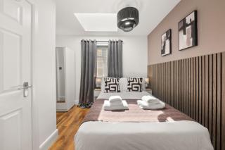 Open plan living I Extended stays I free parking - 9