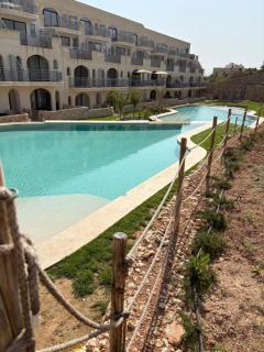 Luxury 3 Bed Apartment with Large Outdoor Pools and Gardens - Qala - 1