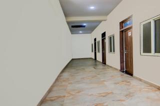 SPOT ON Blue Leaf Hotel - - 0