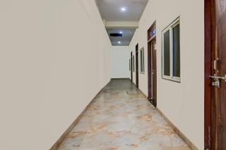 SPOT ON Blue Leaf Hotel - - 8