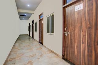 SPOT ON Blue Leaf Hotel - - 9