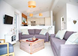 Mullion Cove Coastal Retreat - 7