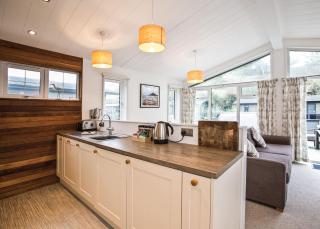 Mullion Cove Coastal Retreat - 3
