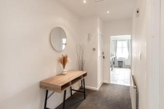 Spacious,2BR,2BA,High Street,Parking,WiFi - Chislehurst - 6