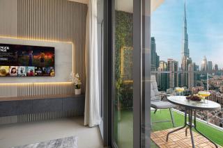 Luxury 2,5BR Burj Khalifa Views with Pool and Gym Access Near Dubai Mall - 4