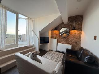 Brightons Boudoir - Brighton & Hove - 9