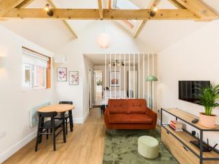 Modern 1Bed Studio with Parking Leamington Spa Pass the Keys - 3