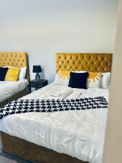 Rochester Castle Apartment 3 - Wainscot - 5
