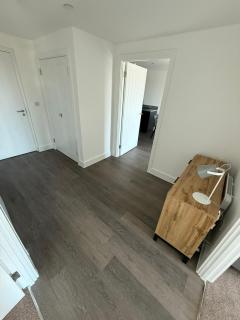 Modern & Convenient 2 Bedroom Liverpool Apartment - Liverpool - 1