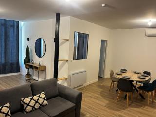 Au pied de la cathédrale - 3