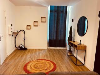 Au pied de la cathédrale - 2