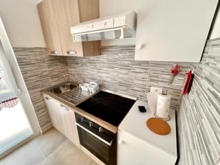 Mono Limone dx con corte, posto auto ed aria condizionata a due passi dal mare - 7