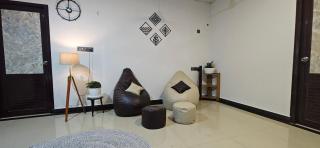 Millionfish homes Airport - 1