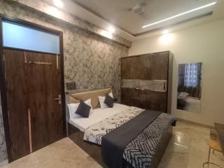 Hotel Shubh Palace - Vrindāvan - 8