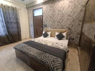 Hotel Shubh Palace - 4