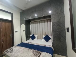 Hotel Shubh Palace - Vrindāvan - 2