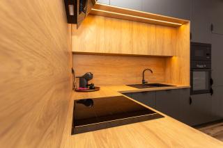 1-Bedroom LUX Apartment with Balcony & Underground Parking Garage - 9