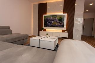 1-Bedroom LUX Apartment with Balcony & Underground Parking Garage - 4