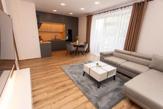 1-Bedroom LUX Apartment with Balcony & Underground Parking Garage - Spišská Nová Ves - 5