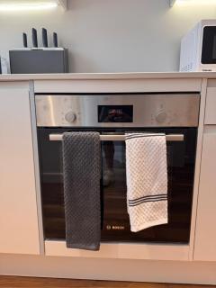 Stunning, newly refurbished flat - 1