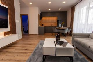 1-Bedroom LUX Apartment with Balcony & Underground Parking Garage - Spišská Nová Ves - 1
