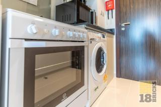 18 Bricks Spacious Studio Apartment Carson 404 - Dubai - 3