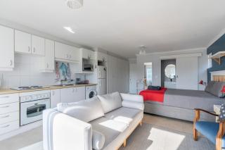 Studio Apartment in Cape Town - Kapstadt - 2