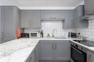 Sovereign Gate 1 - City Centre 2 Bed Wparking - Portsmouth - 9