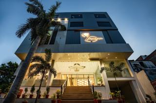 Tripli Hotels Evara Inn - 7