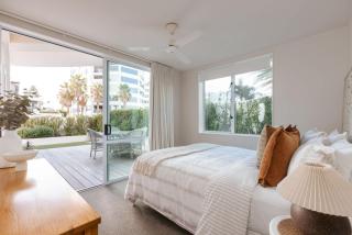 Sunny Courtyard Dreaming Downtown with Pool & Gym - Mount Maunganui - 2