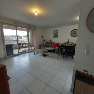 Le Barbusse LYON-T3-Garage-Terrasse-3 lits-Home Cinema - Pierre-Bénite - 1