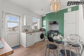 Long Stay Swindon Comfy 3Bed House 6Guests WiFi - Swindon - 8