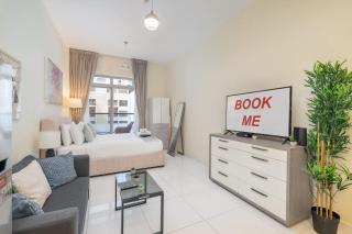 StayShort - Spacious Studio in JVC for 2 people with Pool - 0