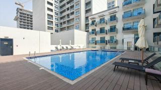 StayShort - Spacious Studio in JVC for 2 people with Pool - 9