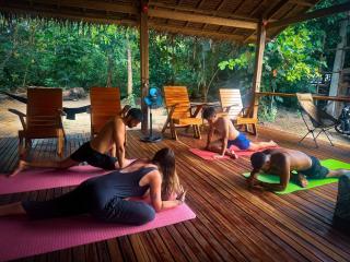 Sunset Surf Hostel Siargao - 3