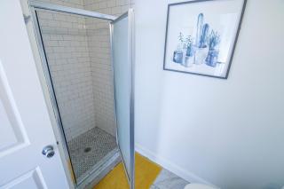 Modern & Spacious 4-Bedroom Apartment in Roxbury - Boston - 8