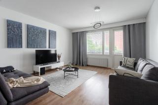 Spacious 1BR Downtown Apartment with Private Balcony - 9