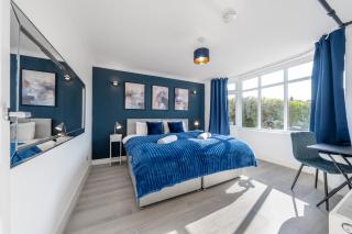 Free parking - 6 Bedroom Home - 6