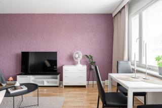 Comfy Studio Apt in Prime Downtown Location - 1