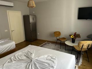 Denis room - - 4