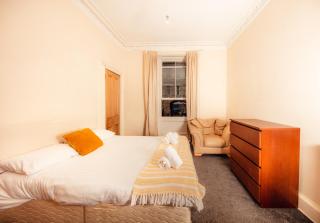 Bright & Central 4-Bedroom Flat Near Calton Hill - 5